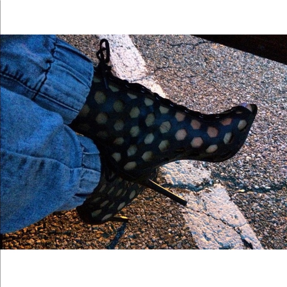 Sexy caged bebe booties with zipper (SIZE 9)